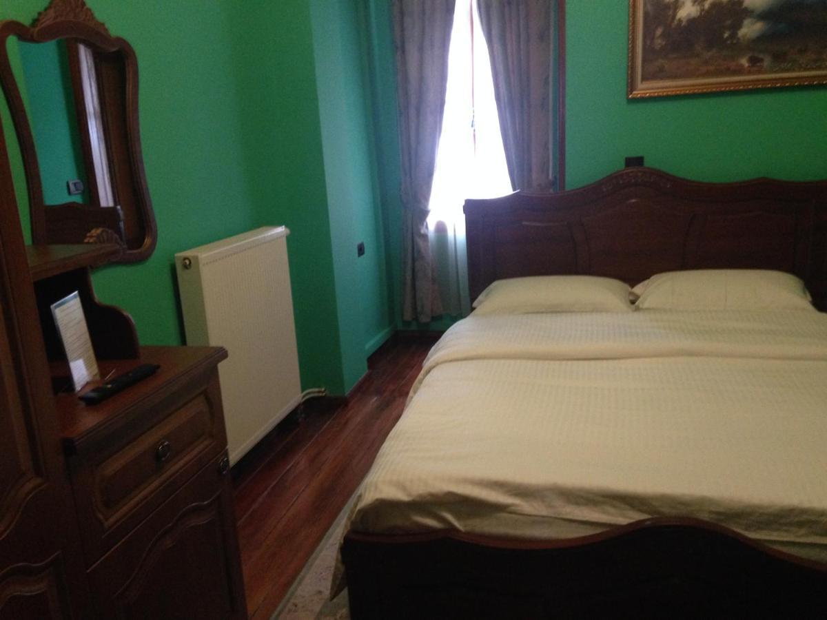 Hotel Vila Mano Корча Екстериор снимка