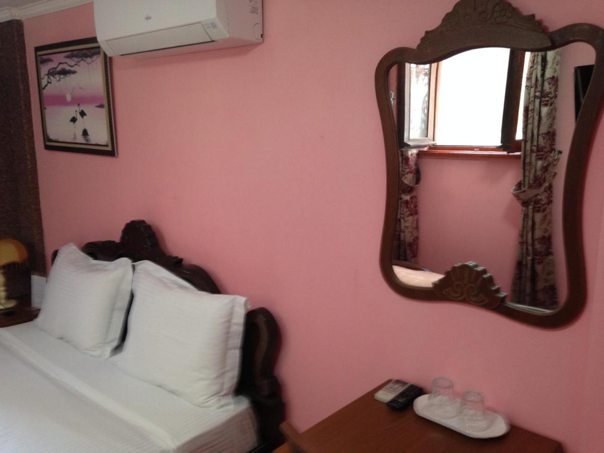 Hotel Vila Mano Корча Екстериор снимка