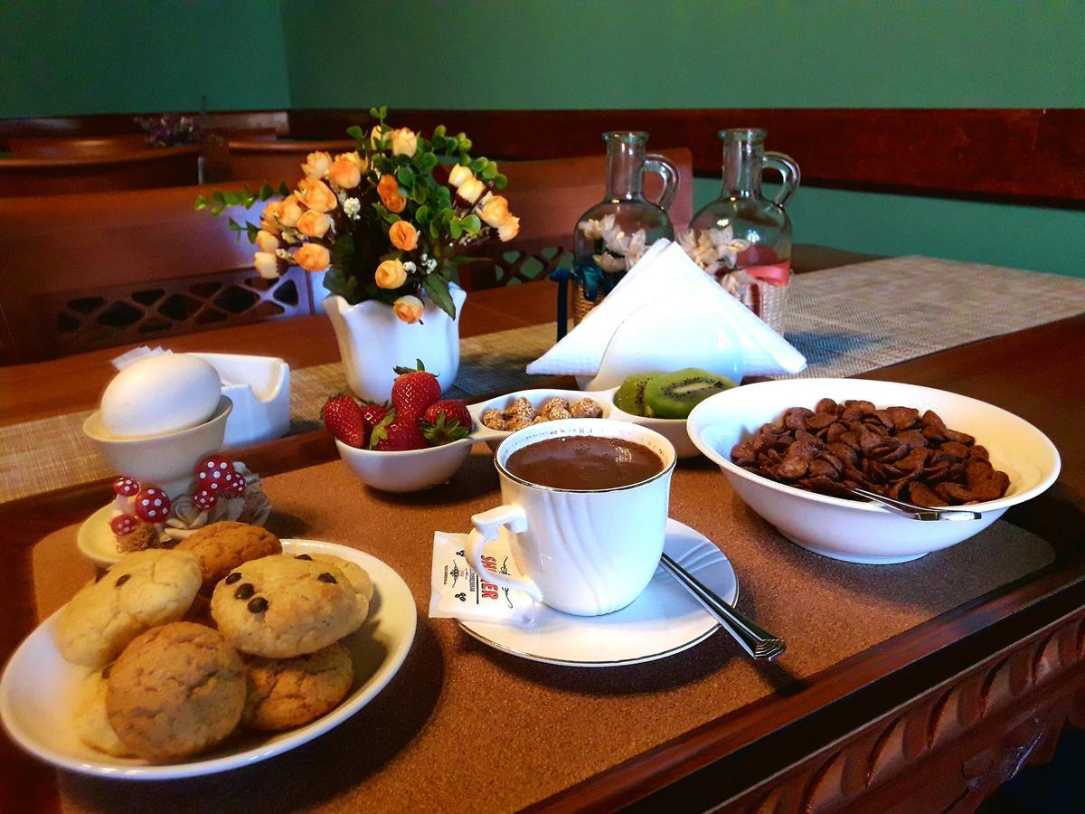 Hotel Vila Mano Корча Екстериор снимка