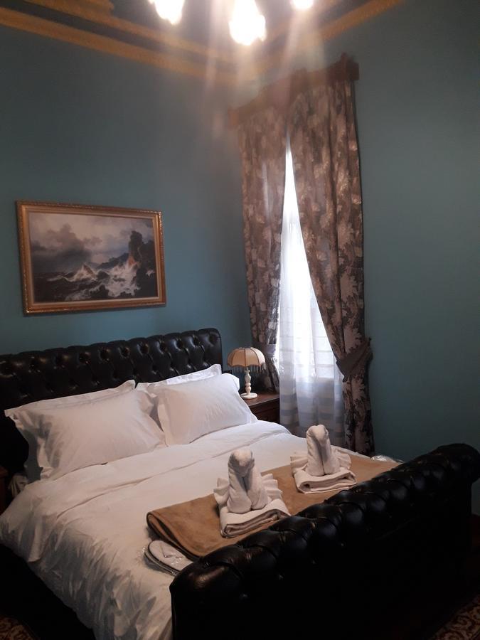 Hotel Vila Mano Корча Екстериор снимка
