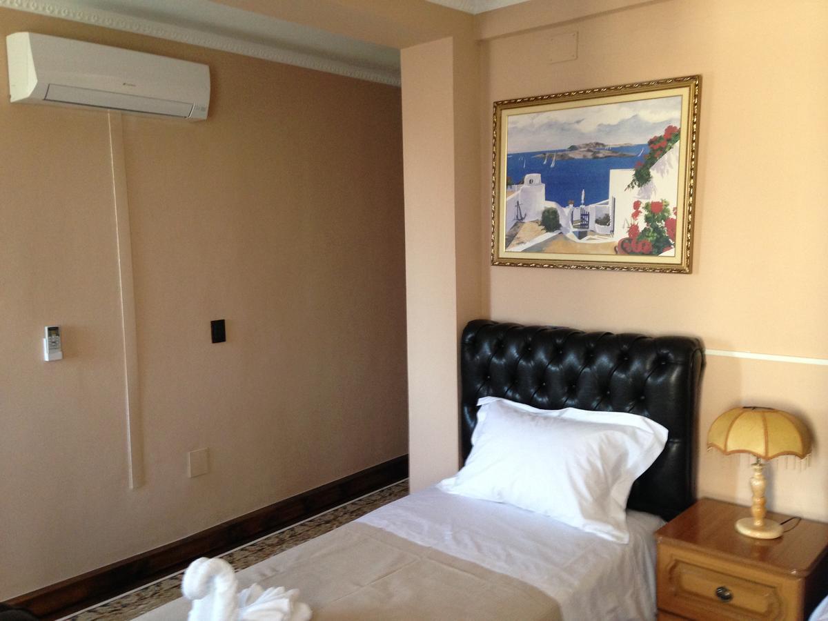 Hotel Vila Mano Корча Екстериор снимка