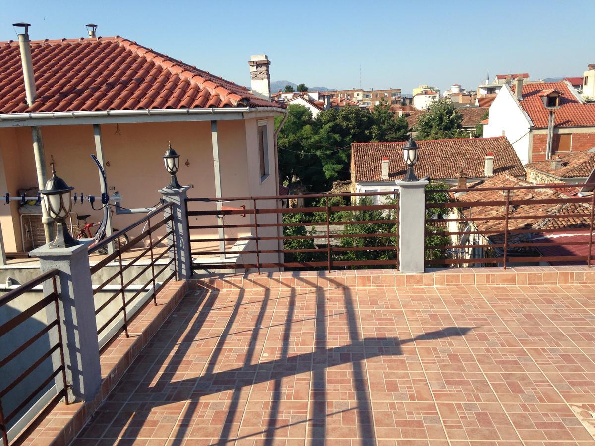 Hotel Vila Mano Корча Екстериор снимка