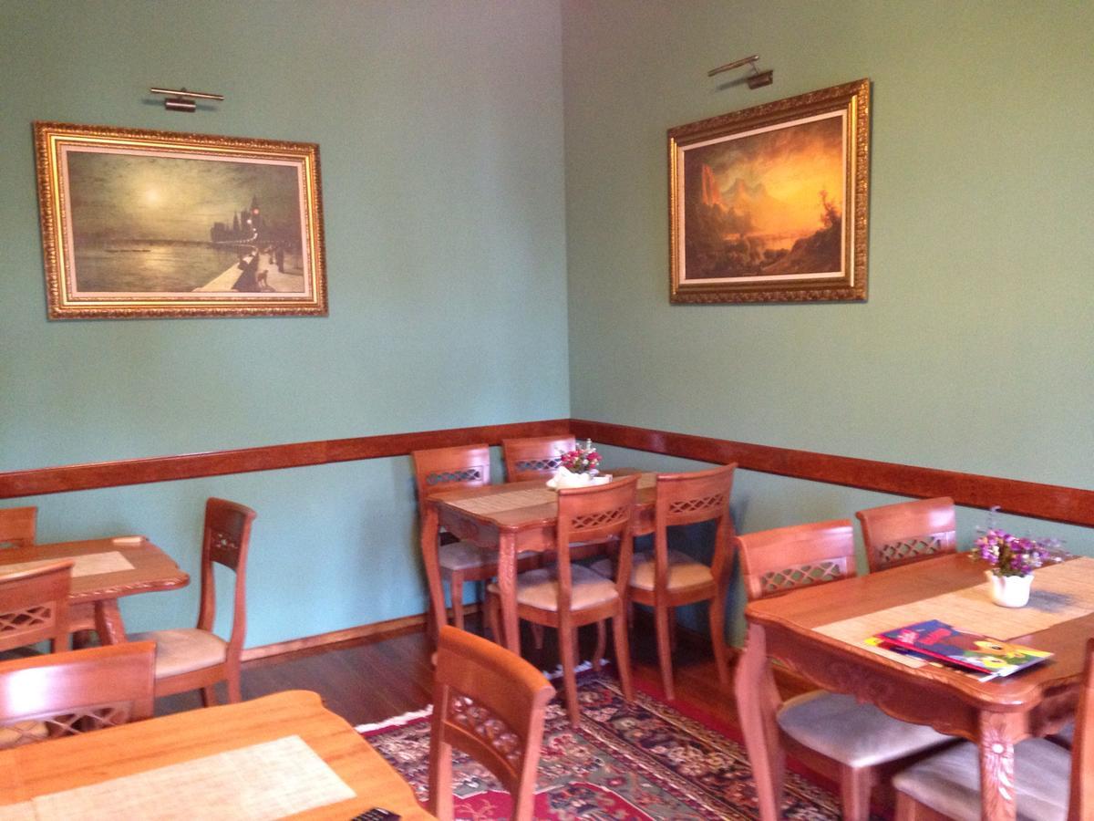 Hotel Vila Mano Корча Екстериор снимка