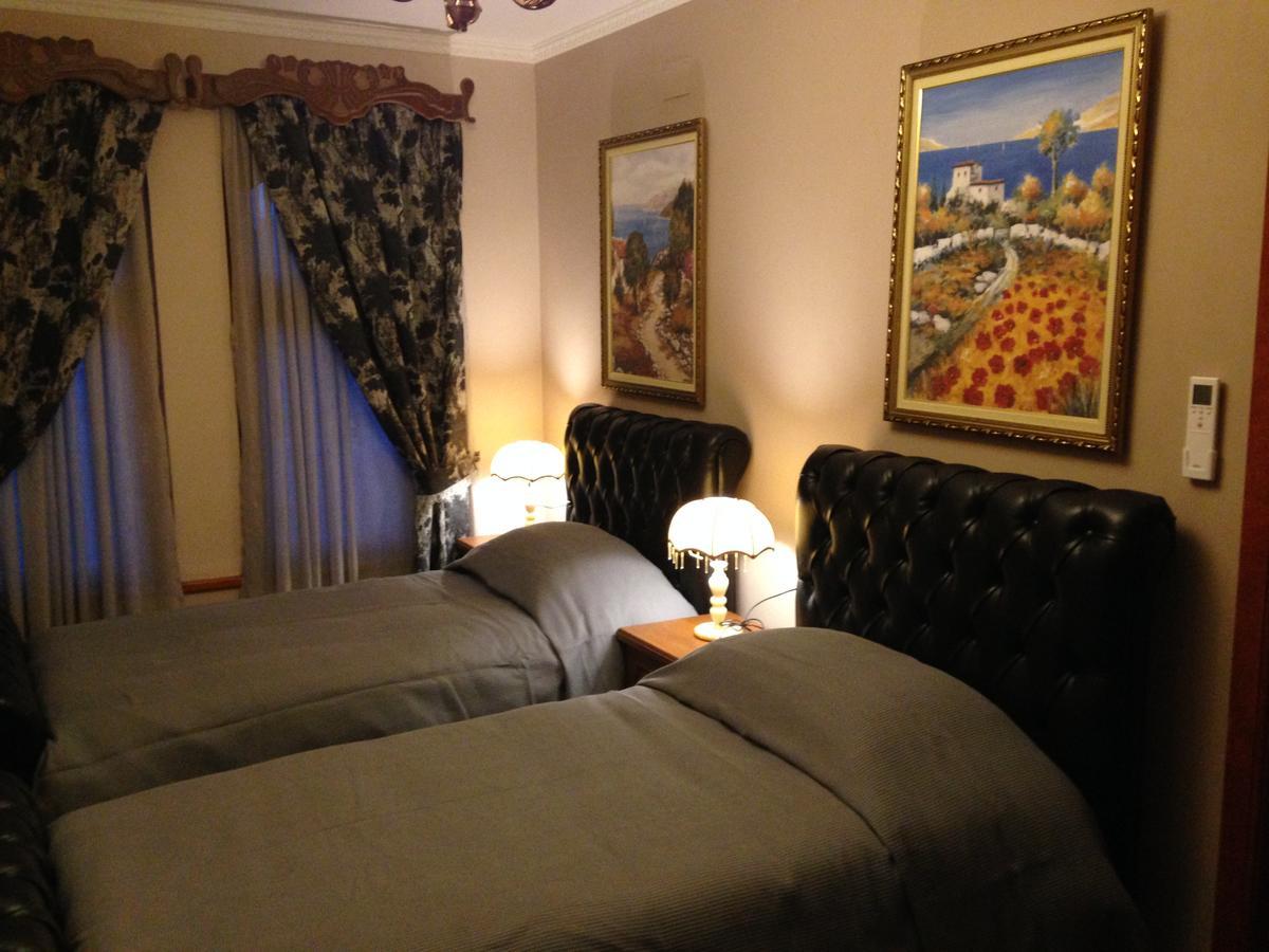 Hotel Vila Mano Корча Екстериор снимка