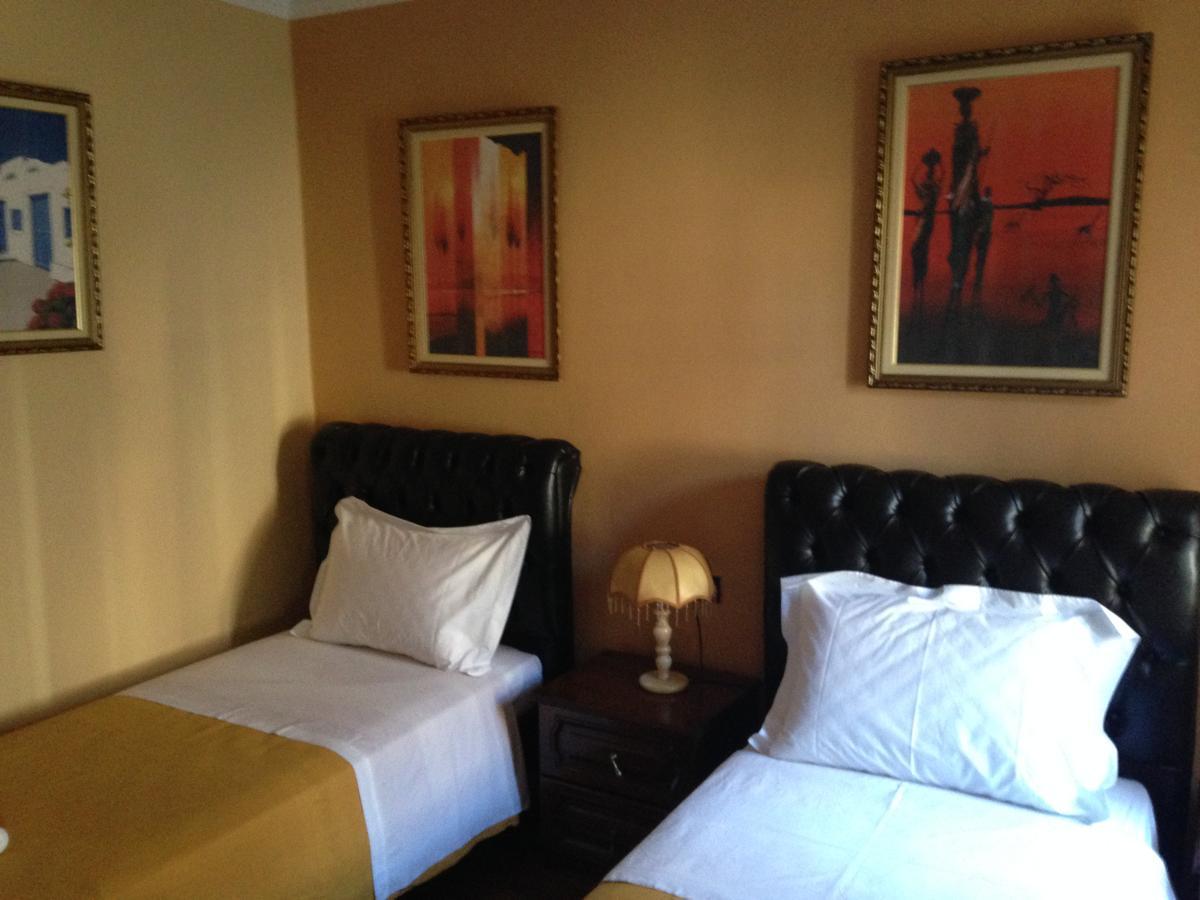 Hotel Vila Mano Корча Екстериор снимка