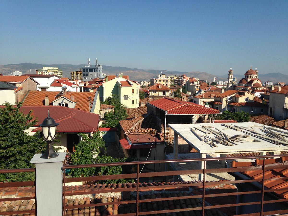 Hotel Vila Mano Корча Екстериор снимка