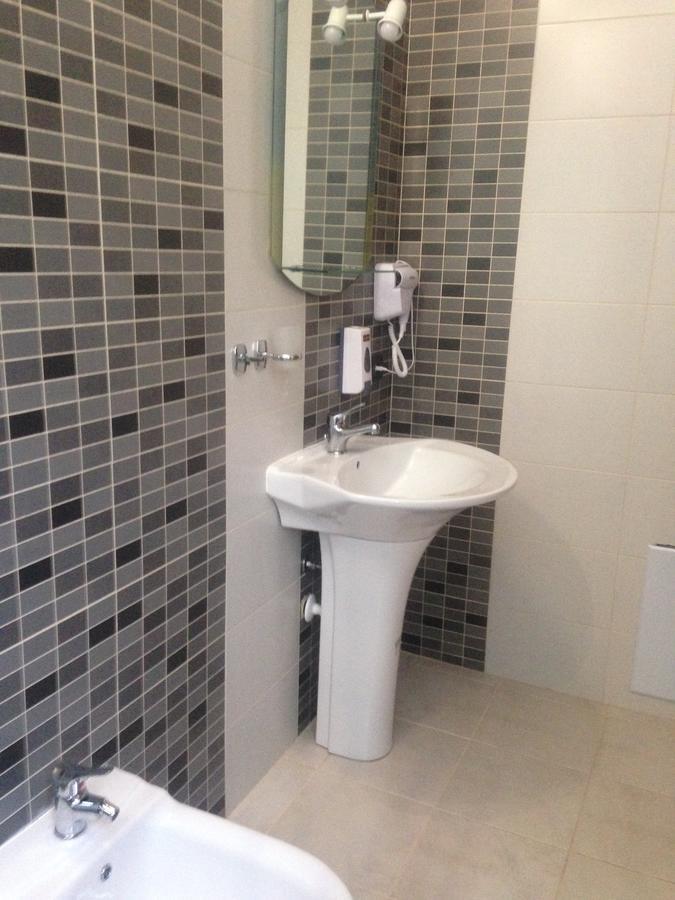 Hotel Vila Mano Корча Екстериор снимка
